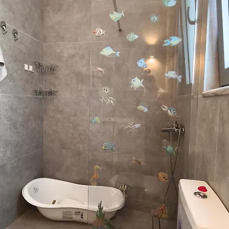 Дом отдыха Family House *